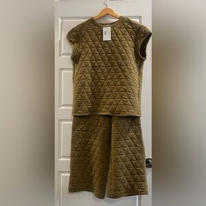 Quilted Wide Leg 2 piece Jumpsuit in Olive. NWT never worn